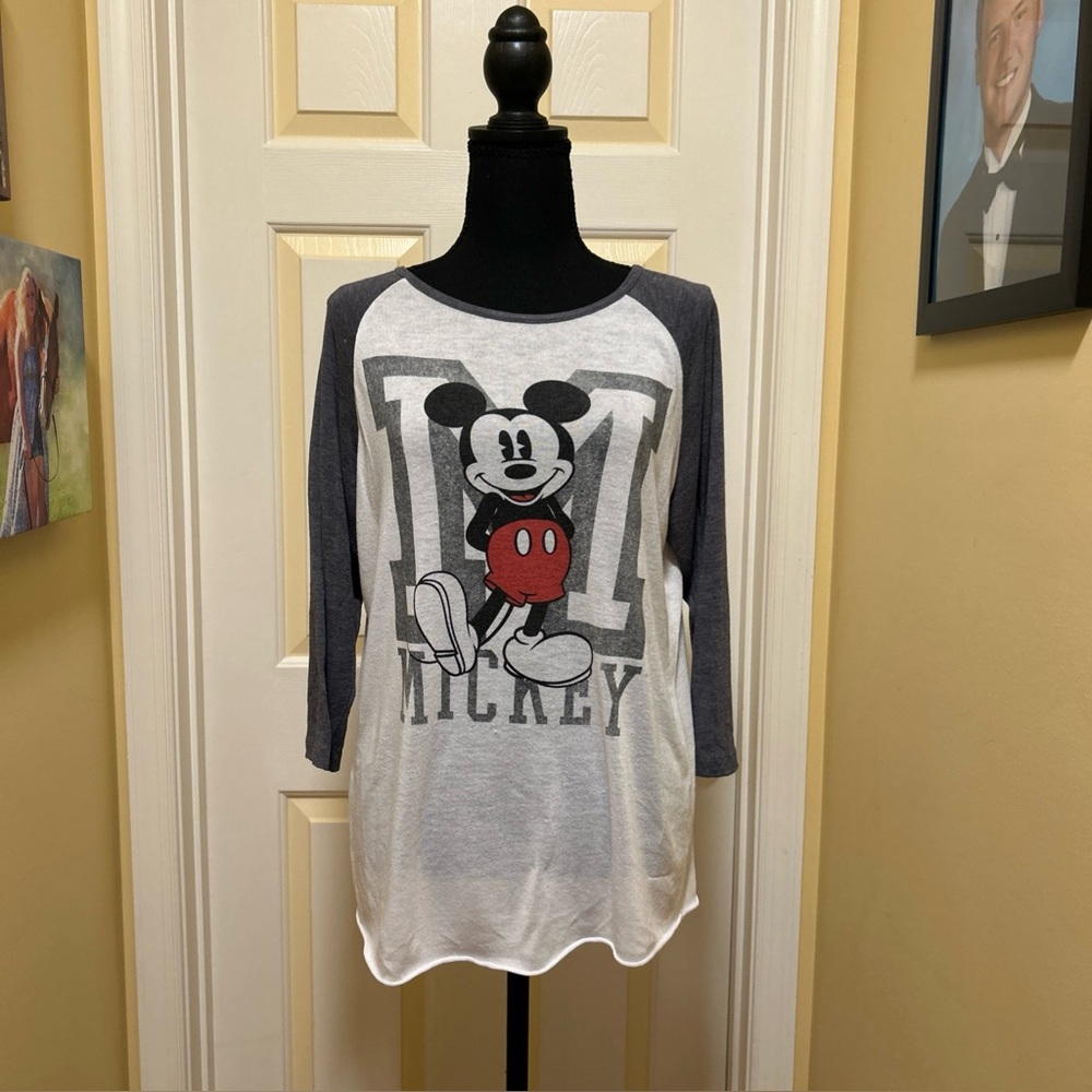Disney gray and white Ragland sleeve Mickey Mouse three-quarter sleeve top